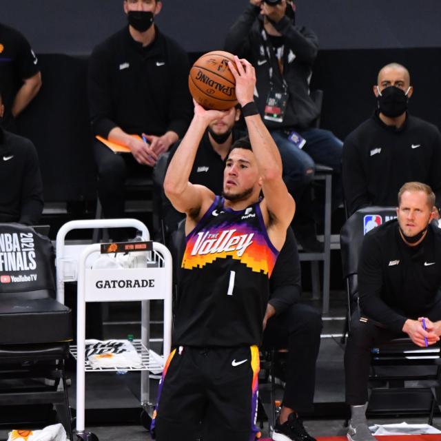 世界杯抽签时间-布克连歇6分钟被轰一波流 太阳教头昏招葬送好局？