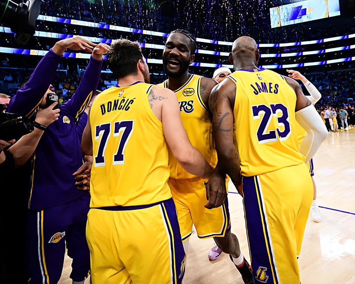 世界杯种子队规则-关键时刻简直是攻守兼备，湖人先发中锋的个人能力绝对不差？